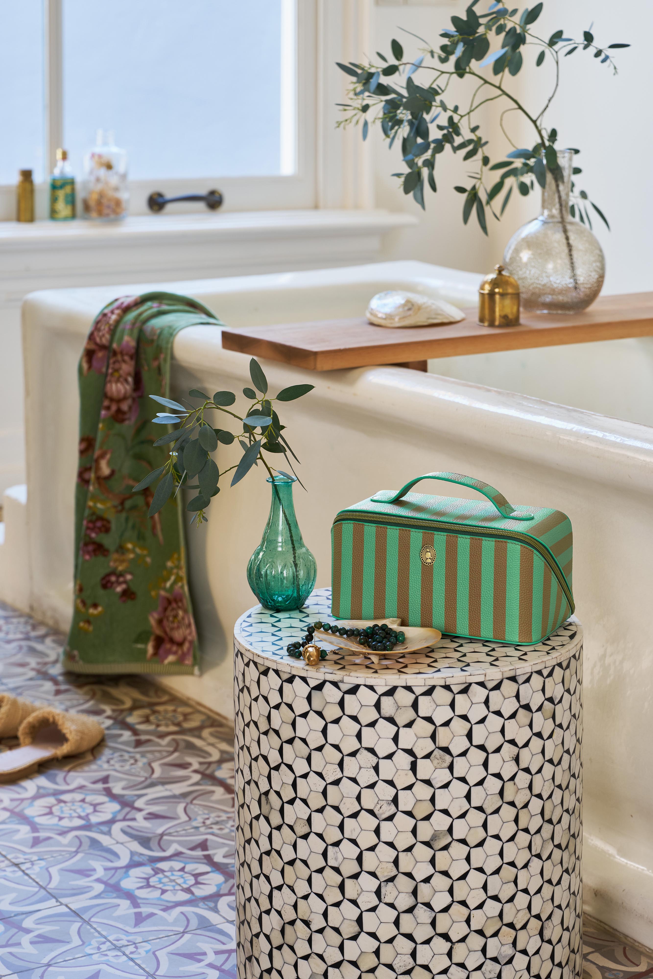 Pip Studio Cosmetic Bags FW2025 Stripe Green 01